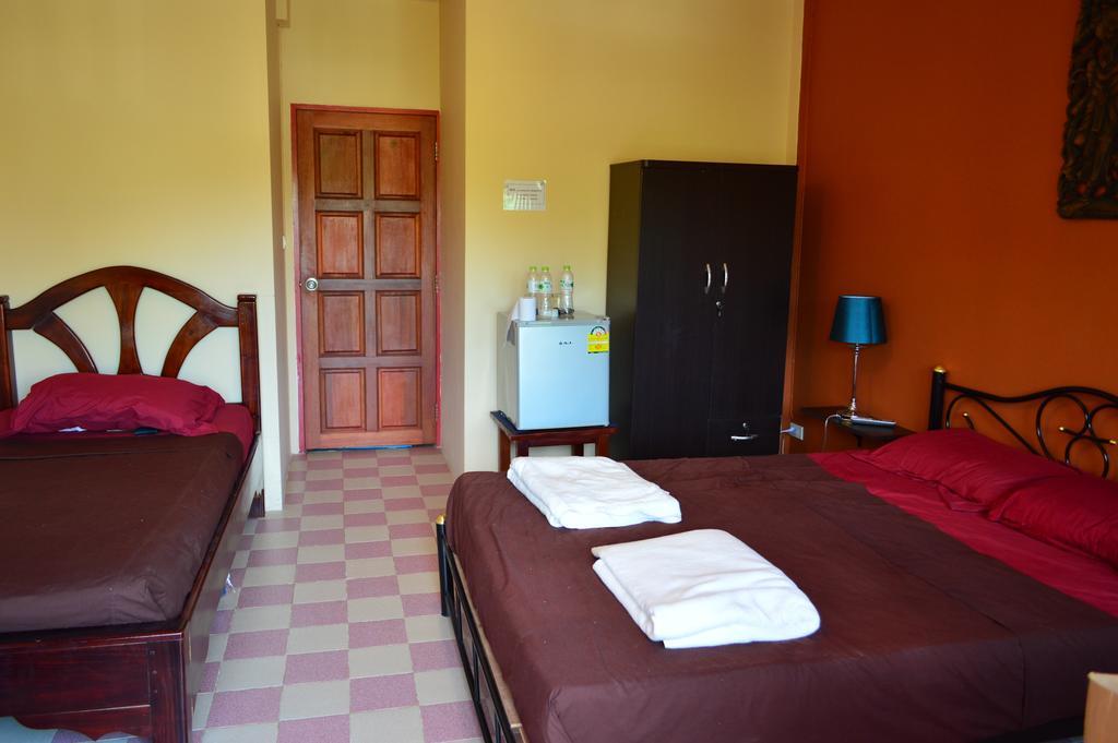 La Paillote Guest House Rayong Bilik gambar